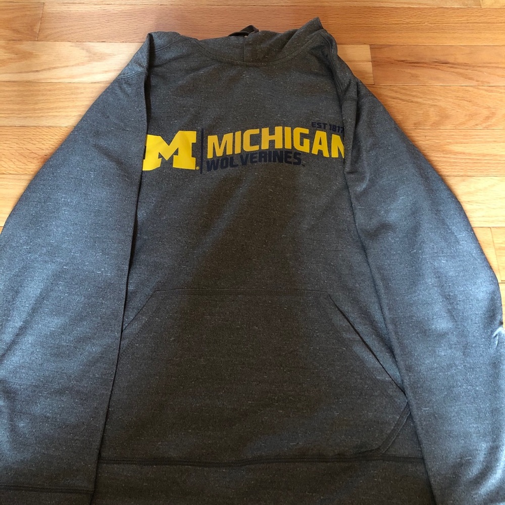 Men's NWT J2 Sport Michigan Pullover Size M